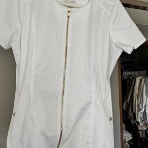 Januu White Short Sleeve Zip-Front Women's Scrub Top